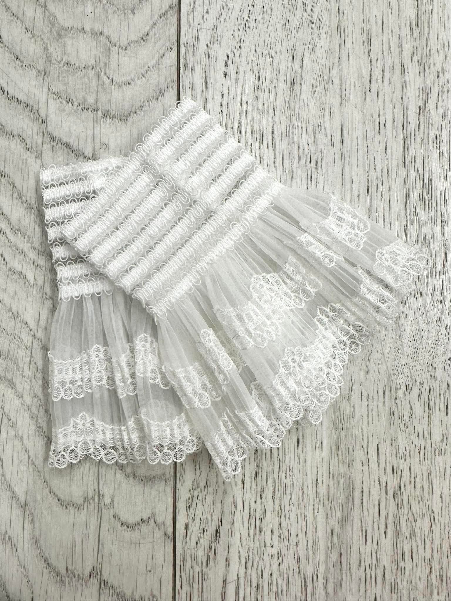 Elasticated Lace Cuffs - White
