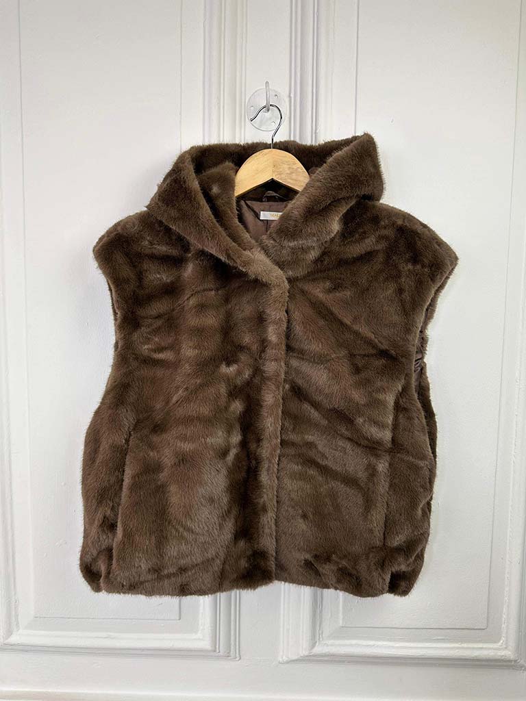 Malissa J Luxe Faux Fur Hooded Gilet - Chocolate