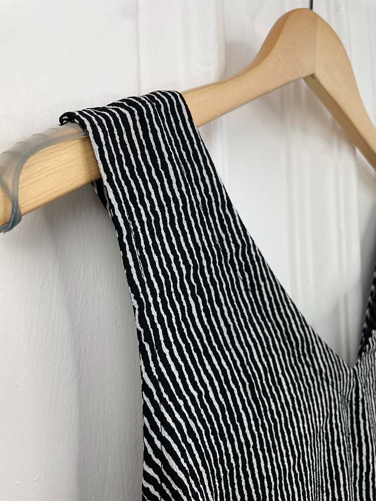 Malissa J V-Neck Pocket Dress - Black Stripe