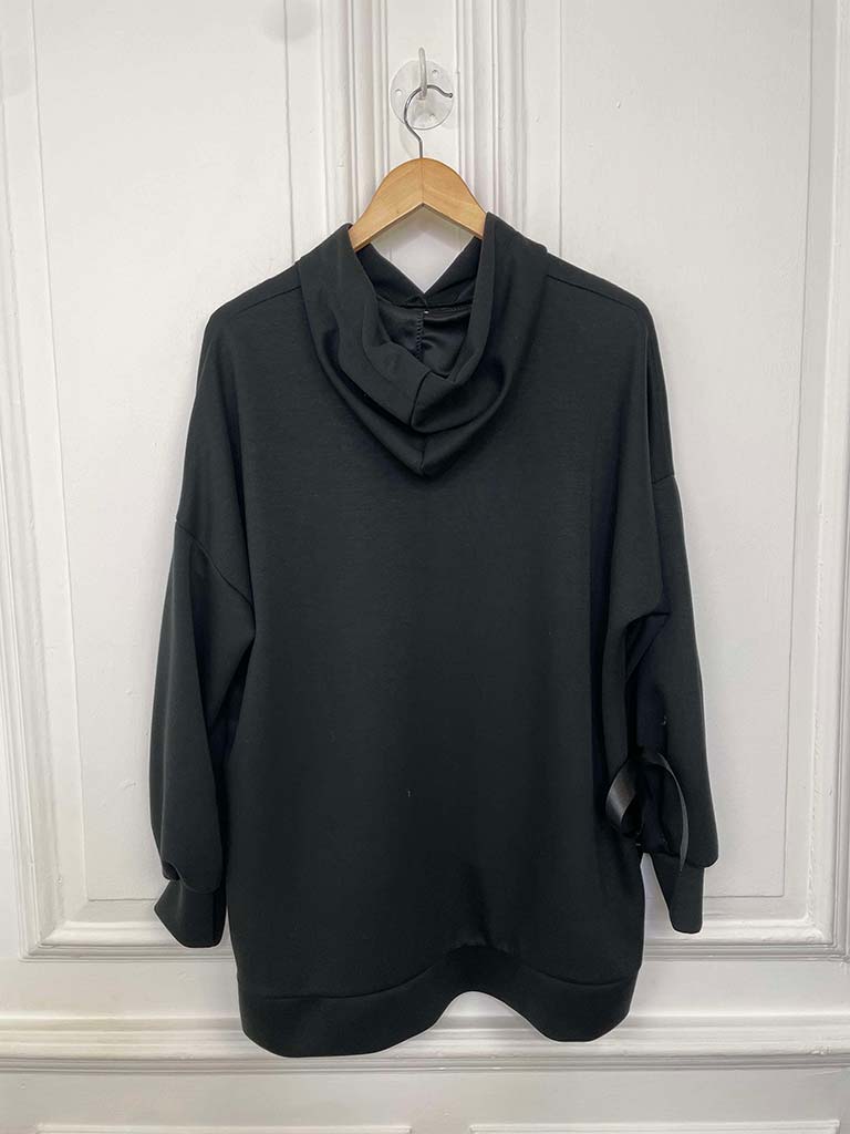 Super Soft Ribbon Hoodie - Black