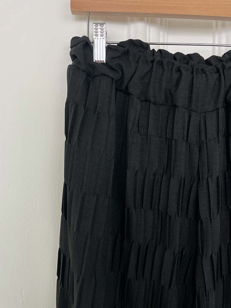 Textured Pleat Palazzos - Black