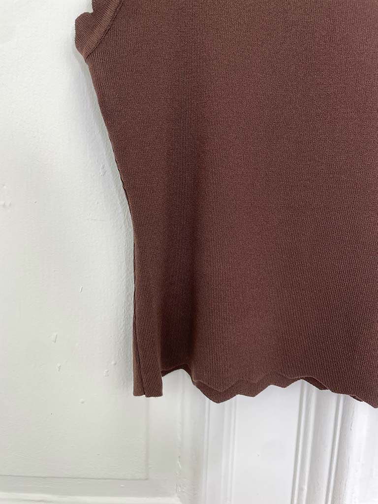 Diamond Edge Vest - Chocolate