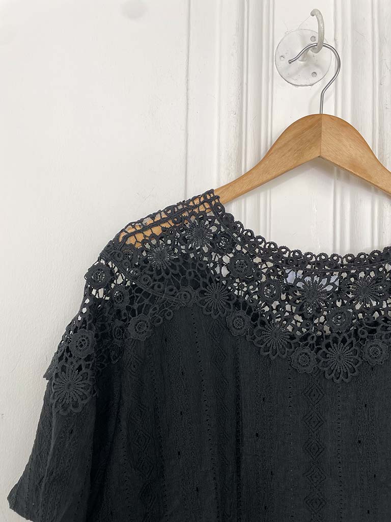 Crochet Shoulder Tee - Black