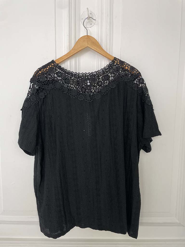 Crochet Shoulder Tee - Black