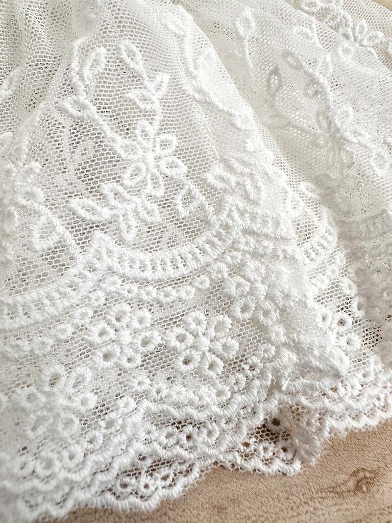 Lace Cuffs - White