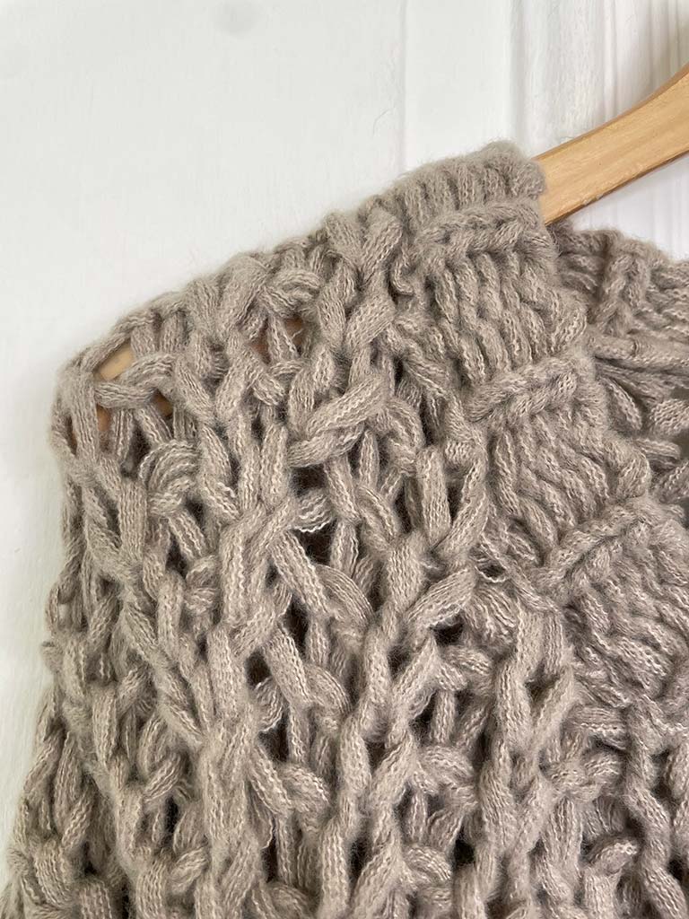 Chunky Cable Knit -Latte