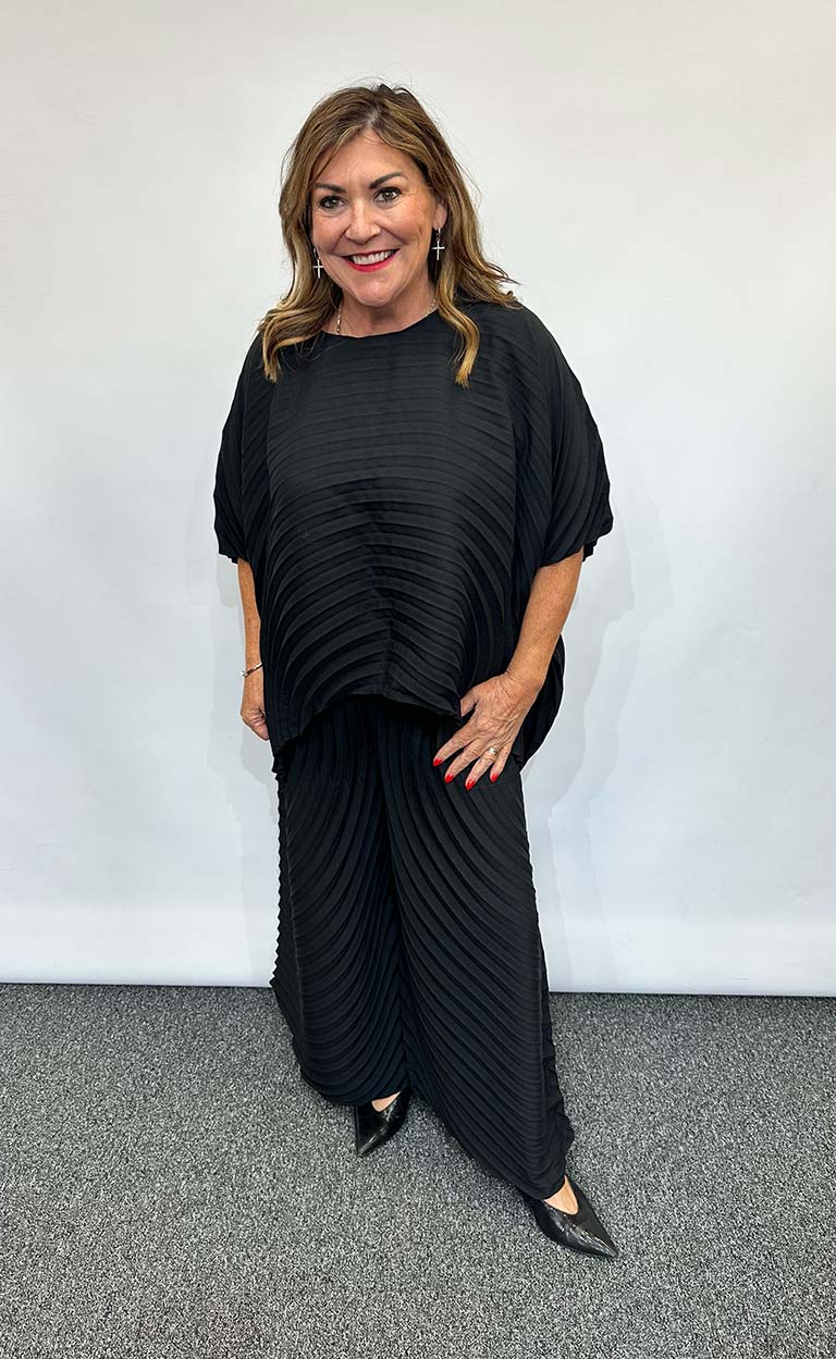 Malissa J Curved Pleat Top - Black
