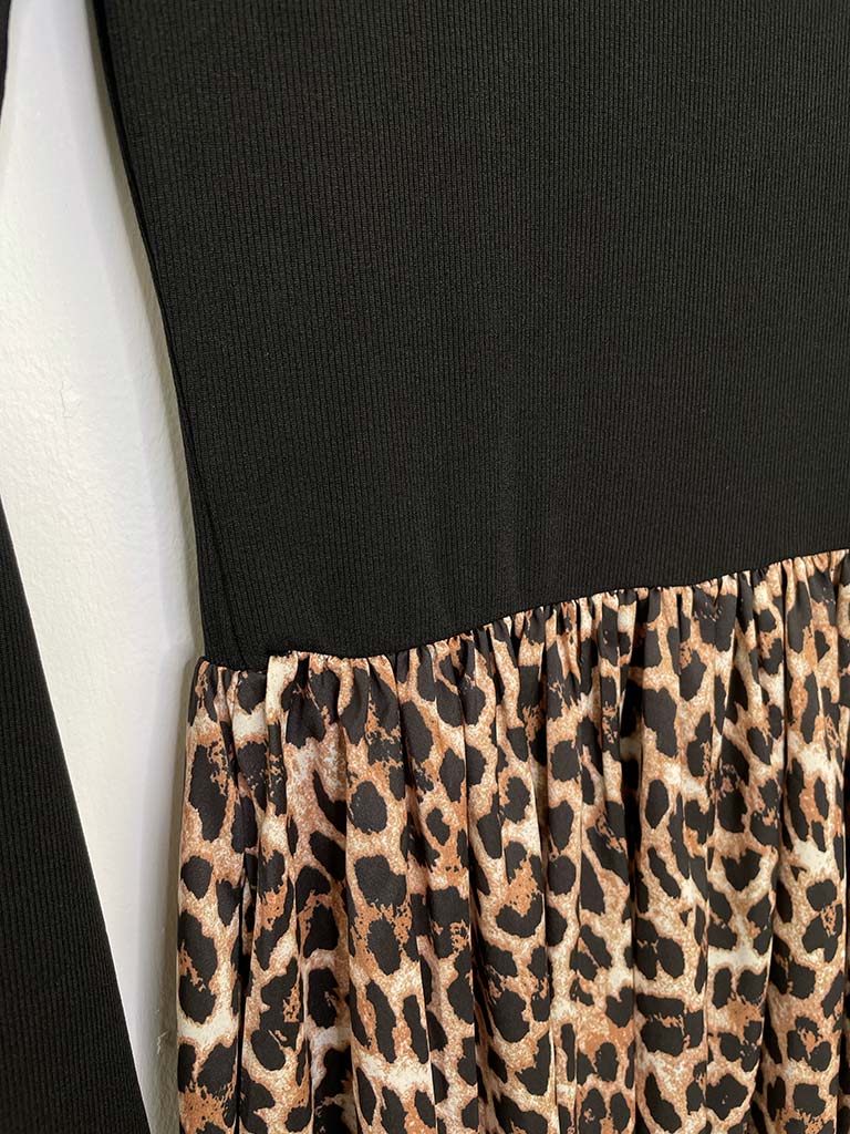 Ribbed & Leopard Pocket Dress - Black & Leopard