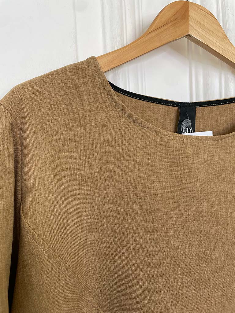 I.D Dipped Back Pocket Top - Caramel Marl