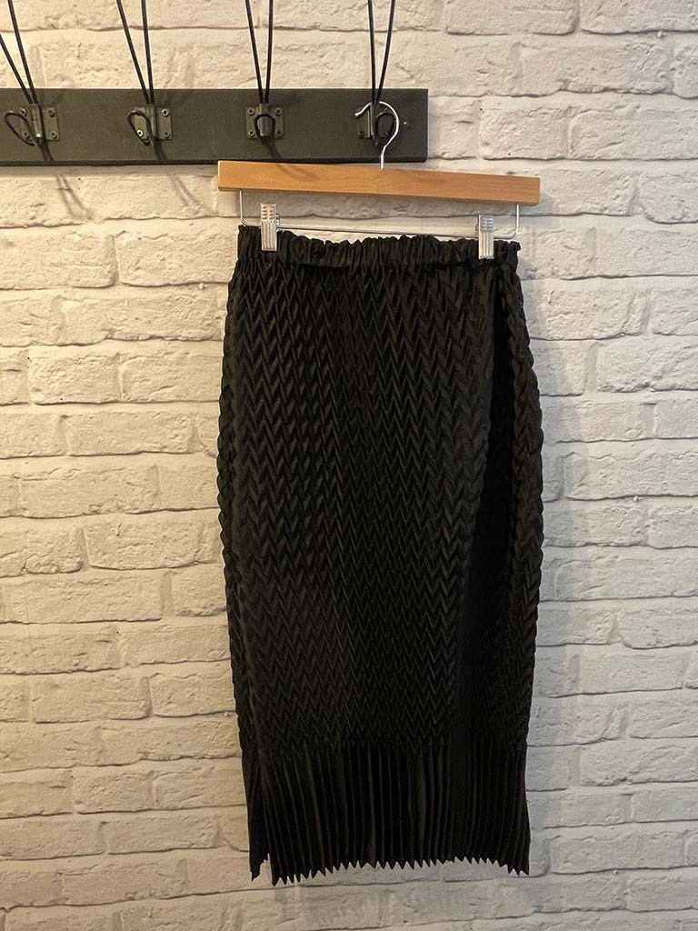 Malissa J Chevron Pleat Skirt - Black