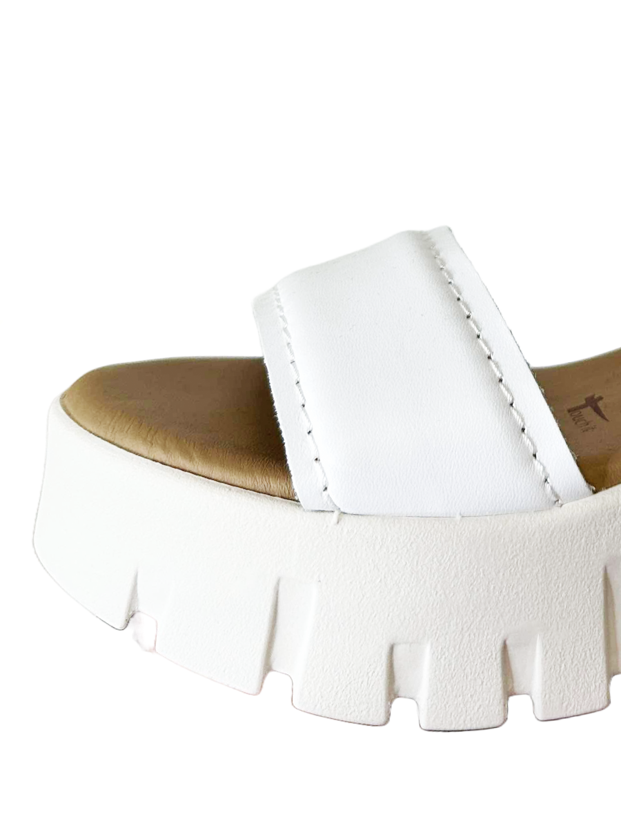 Tamaris White Leather Wedges