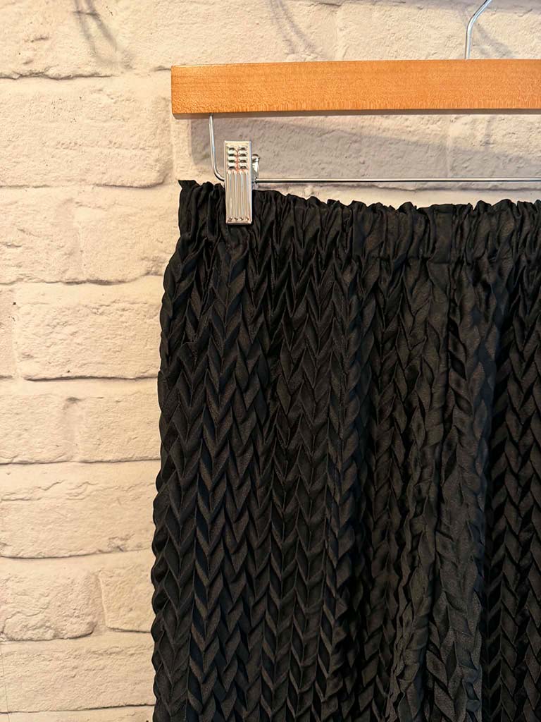 Malissa J Chevron Pleat Cigarette Trousers - Black