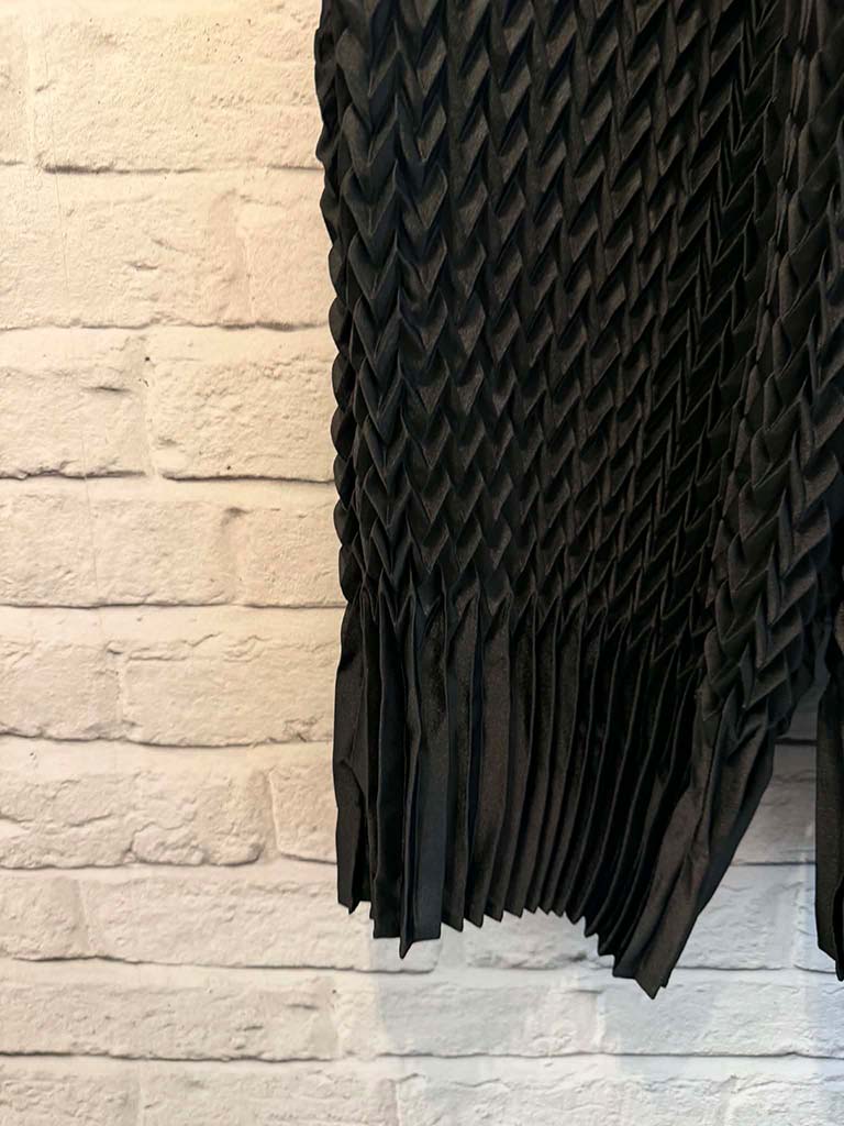 Malissa J Chevron Pleat Cigarette Trousers - Black