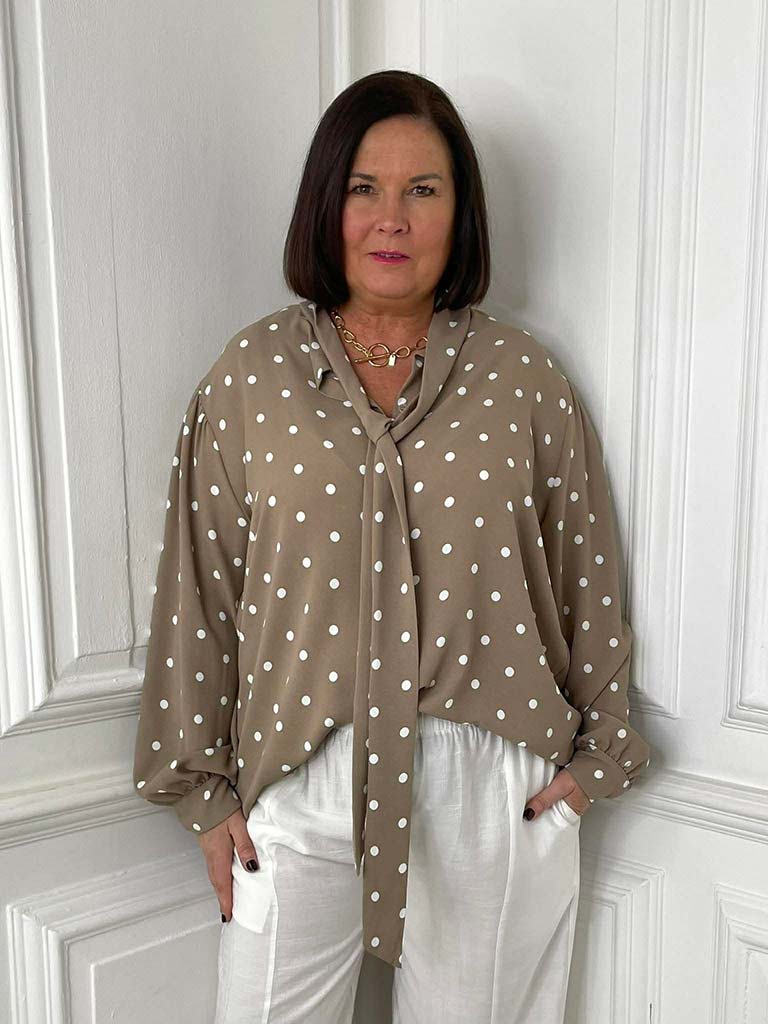 Dotty Pussybow Blouse - Mocha