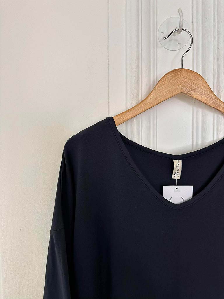 V-Neck Scooped Hem Top - Navy