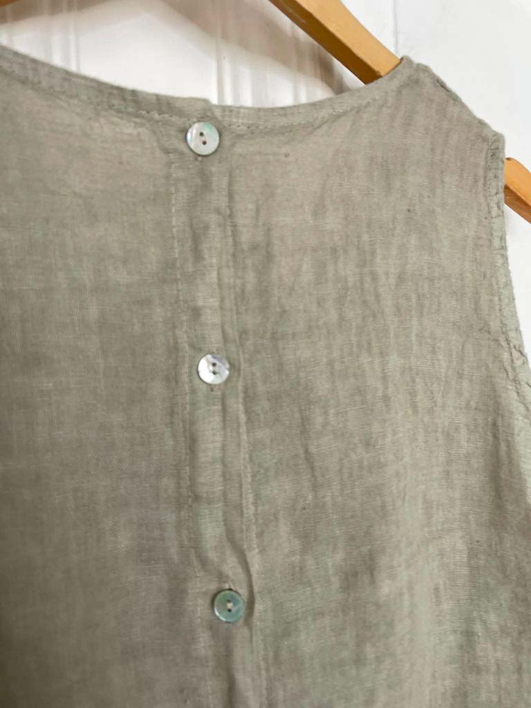 Linen Button Back Top - Calico