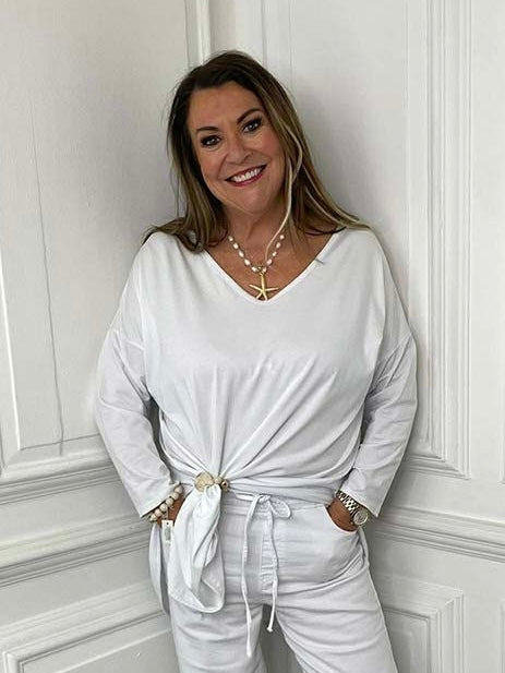 V-Neck Scooped Hem Top - White