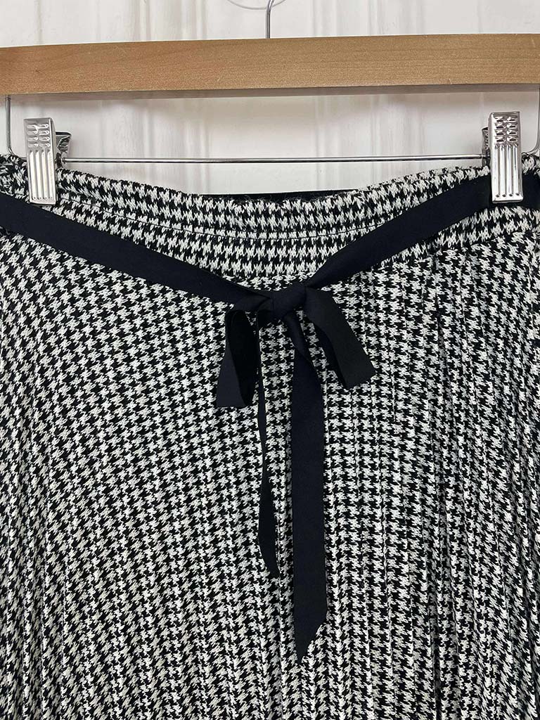 Houndstooth Pleated Skirt - Mono