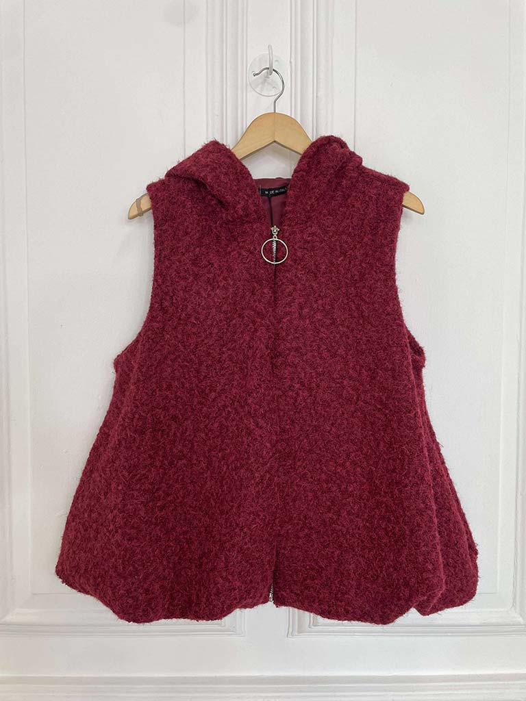 Bubble Hem Hooded Gilet - Merlot