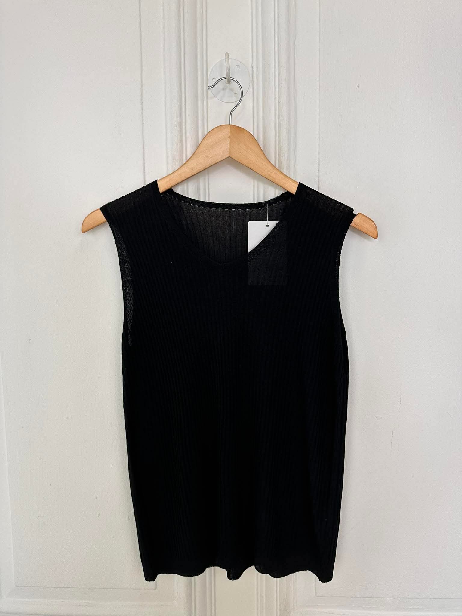 Ribbed Knit Vest - Black