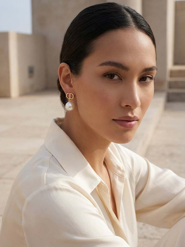 Envy Monogram Pearl Earrings - Gold