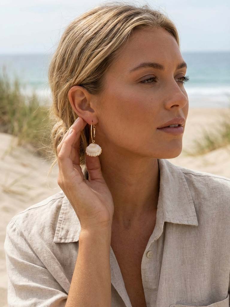 Envy Shell Hoop Earrings - Gold