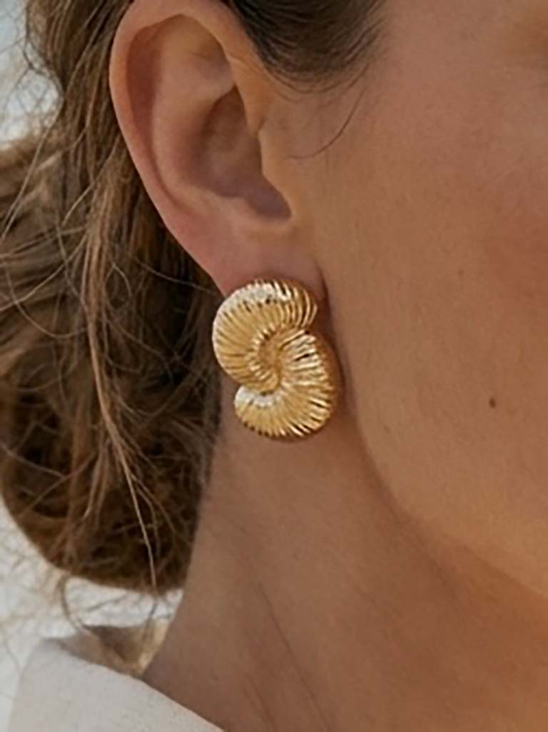 Envy Twisted Shell Earrings - Gold