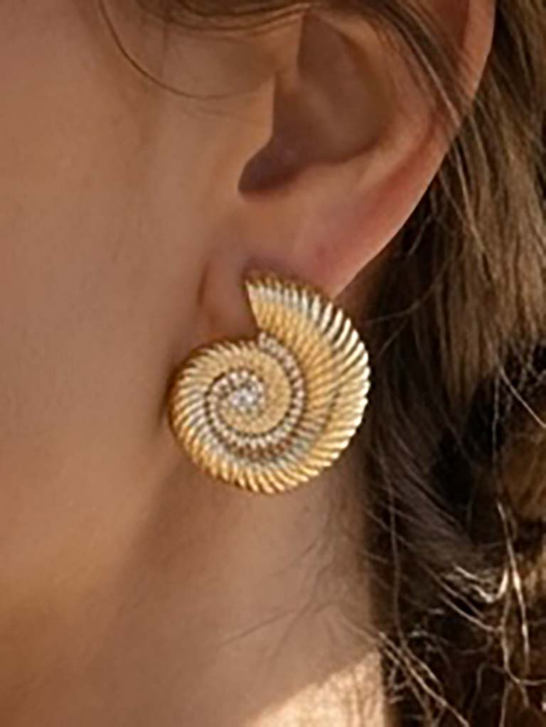 Envy Spiral Shell Earrings - Gold