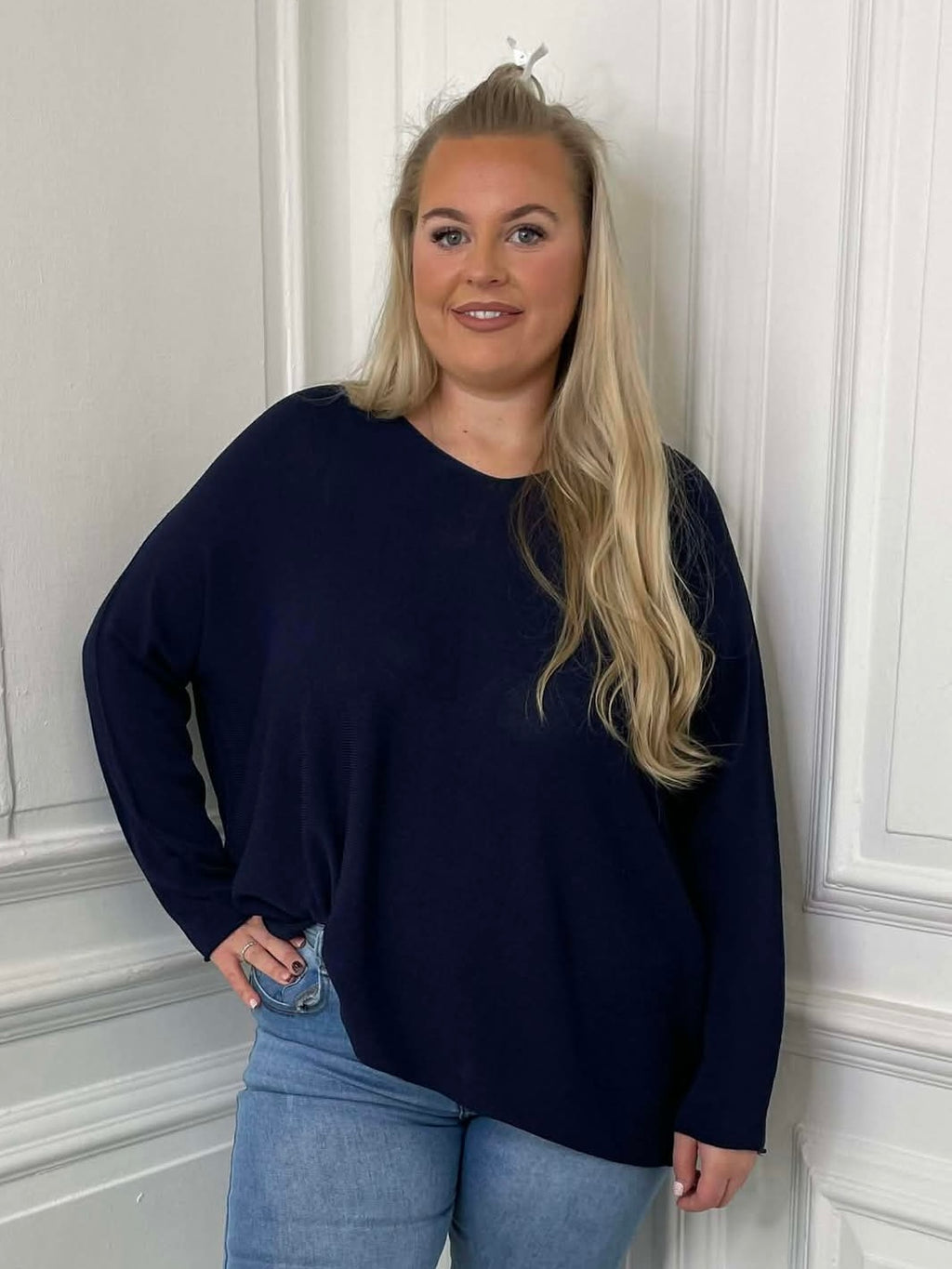 V-Neck Raw Edge Knit - Navy